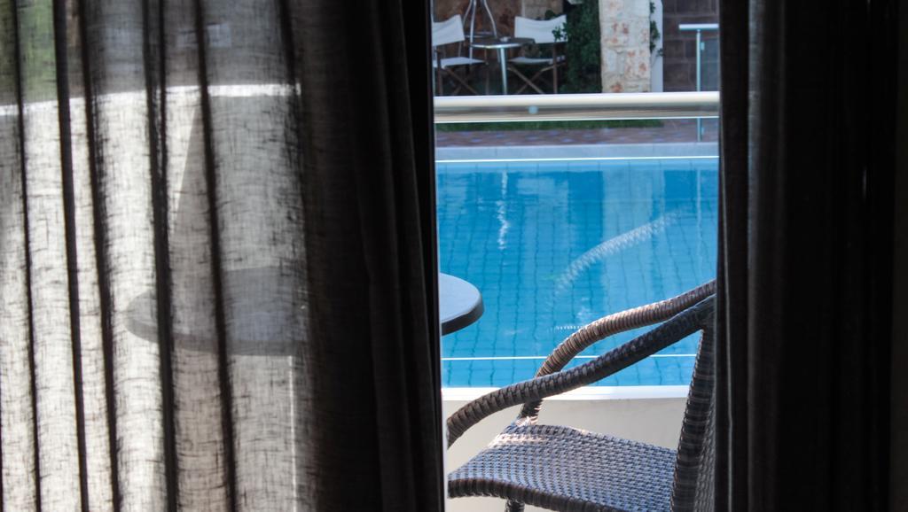 Theros Hotel Tavronitis Eksteriør billede